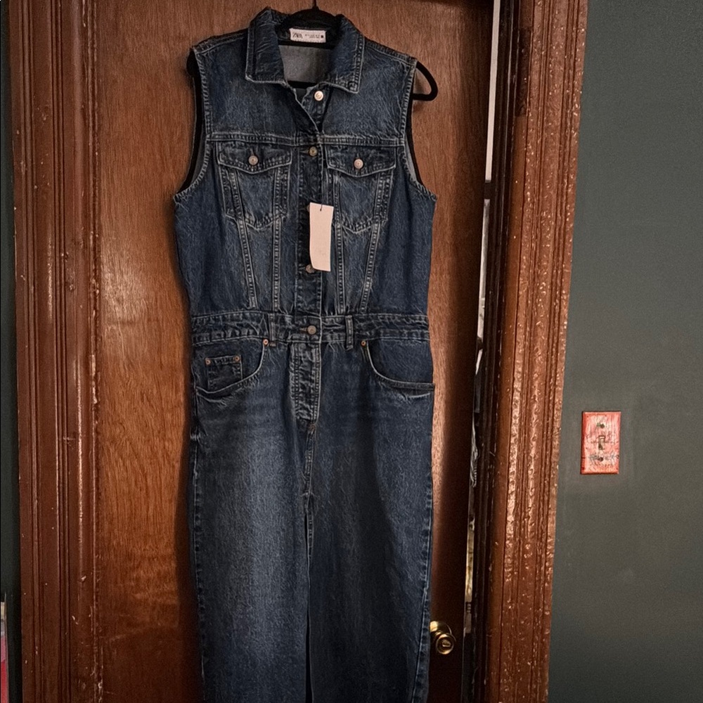 *NWT* Zara Sleeveless Denim Dress